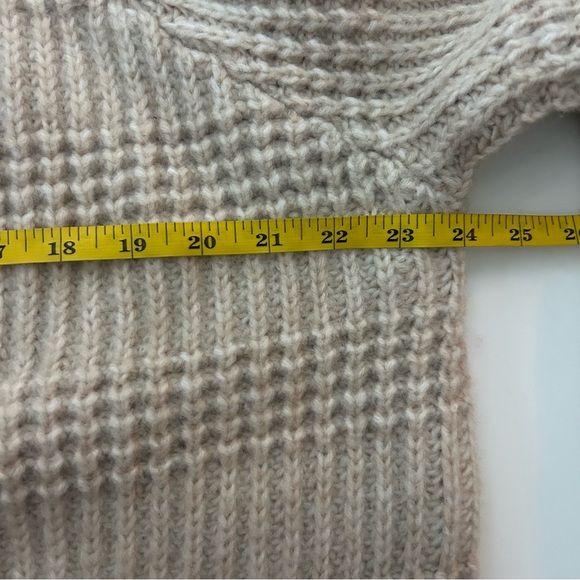 Jane Cardigan in Oat Stitches & Stripes (size L) - Picture 9 of 9